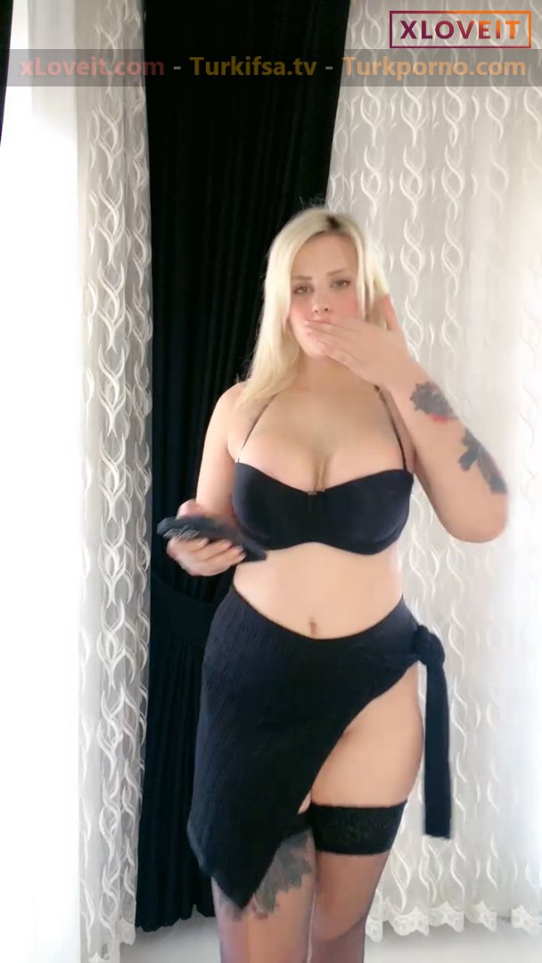 Hermes ifşa Sarışın etli butlu genç kızın yayınını seyret